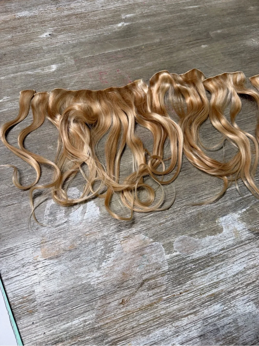 Irresistible Me 16” 140g Human Hair Clip-In Extensions Blonde 8-Piece